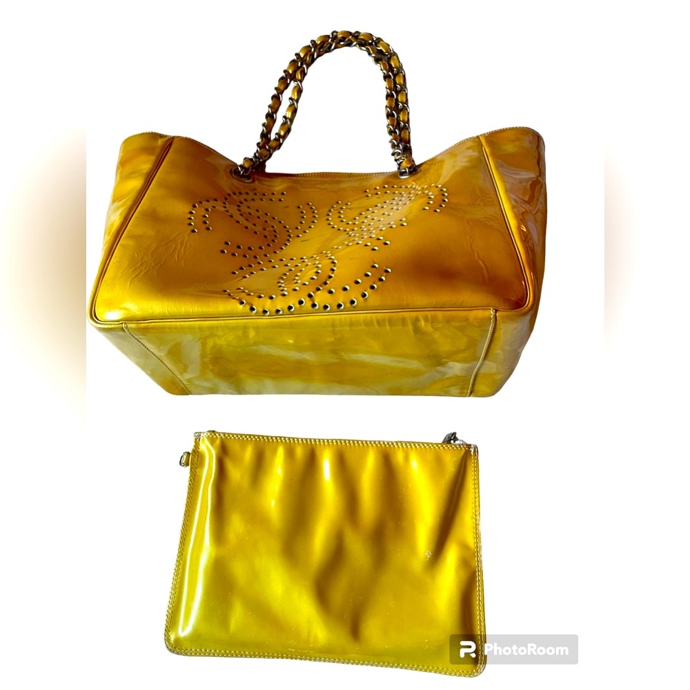 CHANEL  Enamel Yellow triple CC logo Tote bag w/ Pouch  & unbranded dust bag 🔥